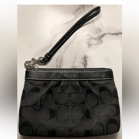 Y2K Vintage Coach Signature Wristlet in Black - Picture 1 of 5